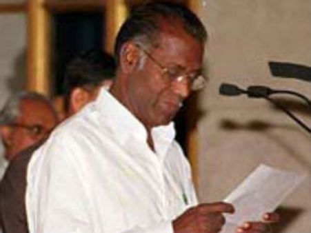 அதிமுகவில் ஐக்கியமானார் செஞ்சி ராமச்சந்திரன்!