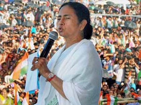 என்னை கொன்றாலும் மறுபிறவி எடுப்பேன்: மம்தா பானர்ஜி ஆவேசம்