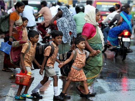 அதிக கட்டணம் வகித்தால் உரிமம் “அம்பேல்” – தனியார் பள்ளிகளுக்கு கமிட்டி எச்சரிக்கை
