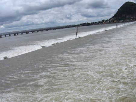 ஆந்திராவிலிருந்து கிருஷ்ணா நீர் வருகை... சென்னையில் கோடையில் குடிநீர் பஞ்சமிருக்காது!