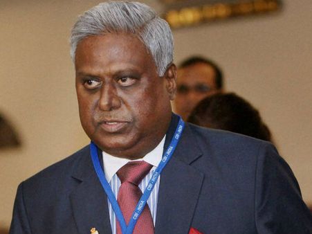 ஹெலிகாப்டர் ஊழல்: இத்தாலிக்கான தூதருடன் சிபிஐ இயக்குநர் ரஞ்சித் சின்ஹா ஆலோசனை