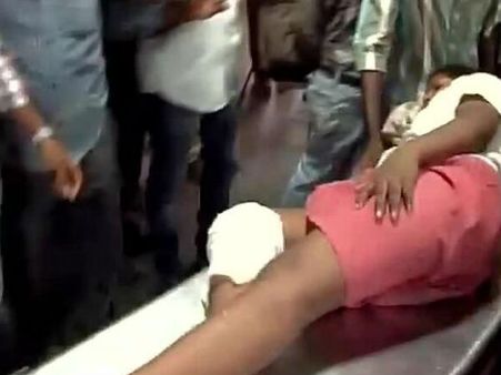 அம்மா நான் பத்திரமா இருக்கேன்…. குண்டு வெடிப்புக்குப் பின் வீட்டிற்கு போன் செய்த மாணவர்