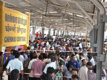 சென்னையில் சரமாரி வெடிகுண்டு மிரட்டல்.. புரளி கிளப்பிய 2 பேர் கைது