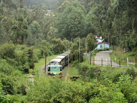 மேட்டுப்பாளையம்-குன்னூர் ரயில் ரத்து: சுற்றுலாப் பயணிகள் ஏமாற்றம்