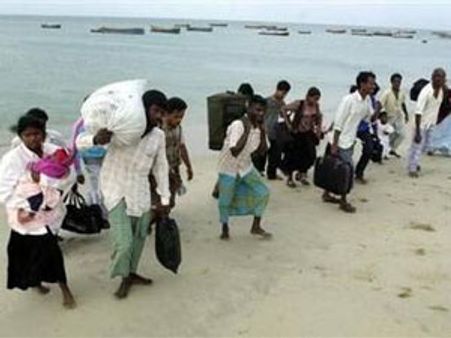 இலங்கை ராணுவம் தொடர் கெடுபிடி: மீண்டும் அகதிகள் தமிழகம் வருகை