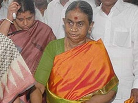 கோர்ட்டில் ஆஜராக வேண்டிய நெருக்கடியில் தயாளு அம்மாள்.. மே 26ம் தேதி கைதா? கலக்கத்தில் திமுக!