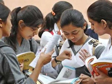 அதிக தேர்ச்சியால் எஞ்சினியரிங், மருத்துவ படிப்பு கட்-ஆப் மதிப்பெண்கள் உயரும் எனத் தகவல்