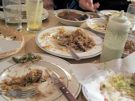 உணவை வீணாக்கினால் அபராதம் – பிரெஞ்சு உணவகத்தின் புதிய விதிமுறை