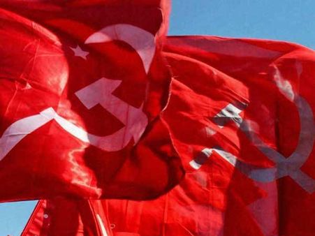 மோடி சுனாமியில் காணாமல் போன கம்யூனிஸ்டுகள்! மொத்தமே '11' இடங்கள்தான்!