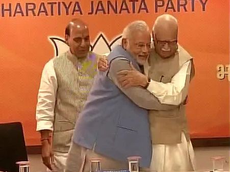 அத்வானியுடன் மோடி முக்கிய ஆலோசனை.. அமீத் ஷாவுடனும் ஆலோசனை