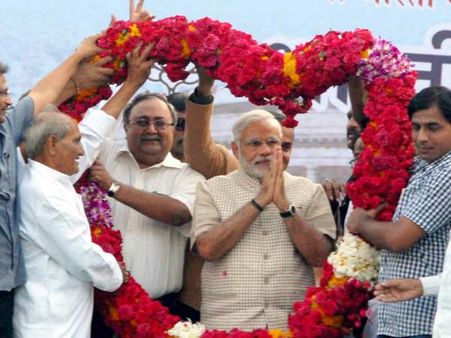 'சார்க்' வியூகத்துடன் தொடங்கும் மோடி 'சர்க்கார்' சறுக்குமா? சாதிக்குமா?