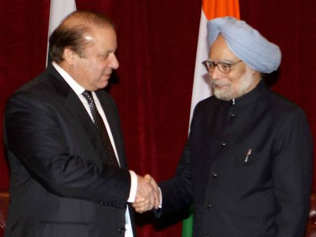 எல்லை தாண்டி கைகுலுக்கிய இந்தியா-பாகிஸ்தான் தலைவர்கள்: ஒரு பார்வை