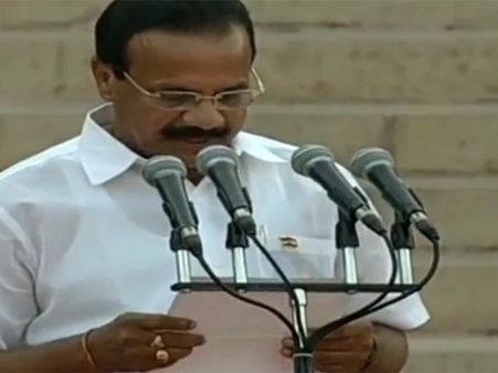 பெங்களூரில் இருந்து ஒரே நேரத்தில் இரு கேபினெட் அமைச்சர்கள் பதவியேற்பு