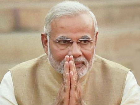 மோடிக்கு திருப்பதி லட்டு பிரசாதம்: தேவஸ்தான குழுவினர் வழங்கினர்