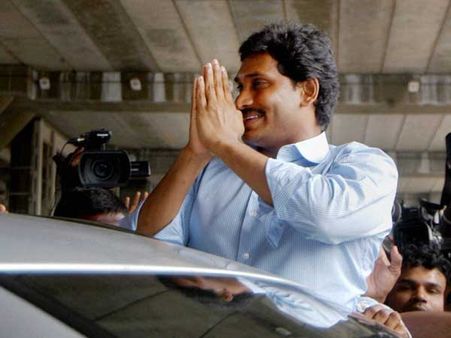 'ஃபேனை' நீங்களே வச்சுக்குங்க.. ஜெகன் மோகன் ரெட்டிக்கு சின்னம் நிரந்தரமானது!