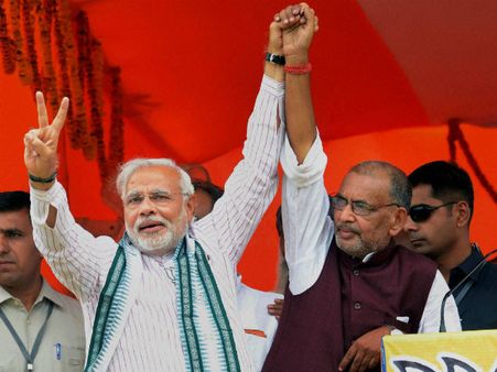 காங்கிரஸ் ஆட்சிக்கு வரும் போதெல்லாம் விலைவாசி உயர்ந்துவிடுகிறது: அமைச்சர் ராதாமோகன் சிங்