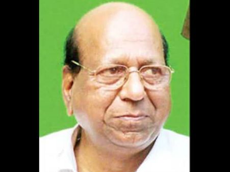 திமுகவில் மீண்டும் சுறுசுறுப்பாக வலம் வர ஆரம்பிக்கும் ஆற்காடு வீரசாமி!