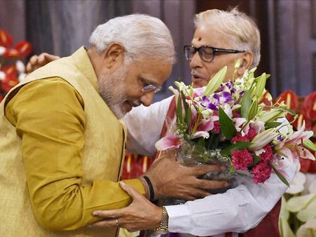 முரளி மனோகர் ஜோஷியுடன் மோடி சந்திப்பு- பாதுகாப்புத் துறை ஒதுக்கப்படுமா?