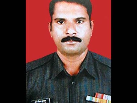 மணிப்பூரில் வீரமரணமடைந்த ராணுவ வீரர் குடும்பத்தினருக்கு தமிழக அரசு ரூ10 லட்சம் நிதி உதவி!!