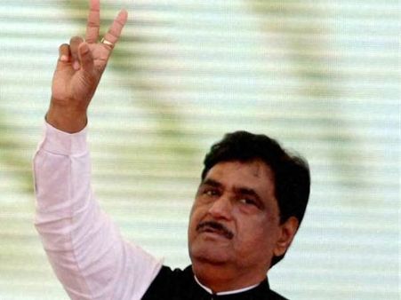 மகாராஷ்டிர முதல்வர் வேட்பாளராக முன்னிறுத்தப்படும் நேரத்தில் மரணித்த முண்டே!!