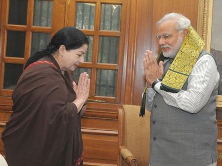 பிரதமர் மோடியைச் சந்தித்தார் ஜெ.... தமிழகத்தின் தேவைகள் குறித்த மனு அளித்தார்!