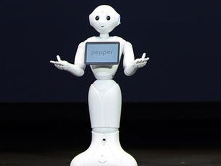 உணர்ச்சிகளைப் புரிந்து கொள்ளும் ரோபோக்கள் அடுத்த வருடம் விற்பனைக்கு வரும் – ஜப்பானில் அறிமுகம்