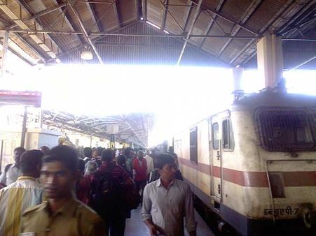 விரைவில் பயணிகள் ரயில் கட்டணம் உயர்வு?