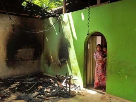 இலங்கையில் நேற்றும் முஸ்லிம்கள் மீது சிங்களர் தாக்குதல்!!