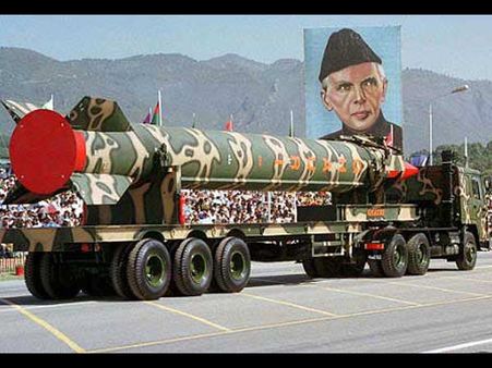 பாகிஸ்தானிடம் 120 அணு ஆயுதங்கள்; இந்தியாவிடம் 110 தான்!