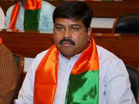 பெட்ரோல் விலை உயர வாய்ப்பில்லை: தர்மேந்திர பிரதான் உறுதி!
