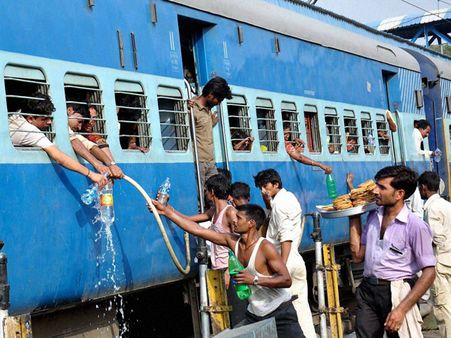 ரயில் கட்டணம் கடும் உயர்வு: பயணிகள் கட்டணம் 14.2%, சரக்கு கட்டணம் 6.5% உயர்வு