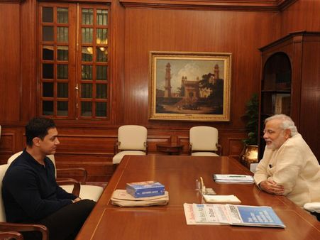 நடிகர் ஆமீர் கானும், மோடியும் சந்தித்து எதை பற்றி பேசினார்கள்?