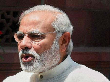 மோடி சர்க்காரின் 30 நாட்கள் ஆட்சியில் முட்டி மோதிய சர்ச்சைகள்