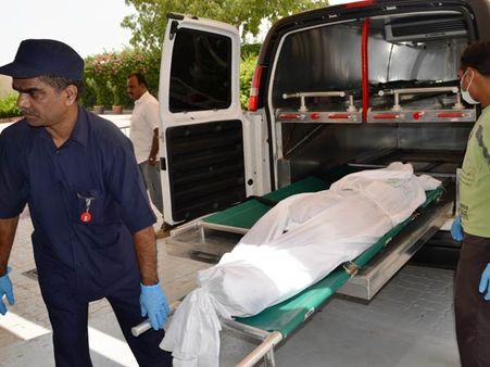 துபாய்: ஈமான் அமைப்பின் உதவியுடன் தமிழக இளைஞர் உடலுக்கு இறுதிச் சடங்கு