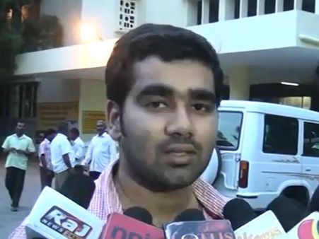 உவ்வே... 'கேஎப்சி' சிக்கனுக்குள் புழு கண்டெடுப்பு- கோவையில் அதிர்ச்சி