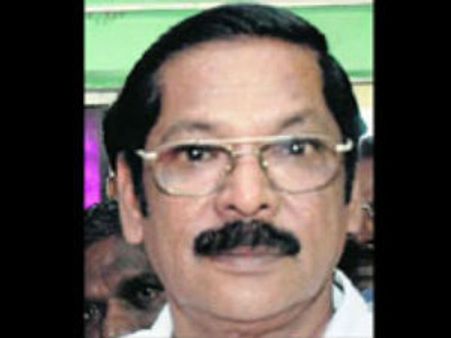 3.5 அடி மாநகராட்சி நிலம் ஆக்கிரமிப்பு: ஆர்.எஸ்.பாரதி வீட்டின் படிக்கட்டு இடிப்பு!