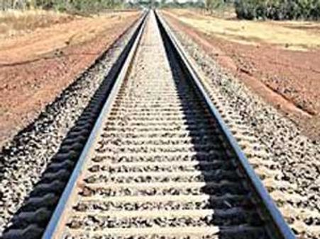 விழுப்புரம்: ரயில் தண்டவாளத்தில் விரிசல் தென்மாவட்ட ரயில்கள் தாமதம்