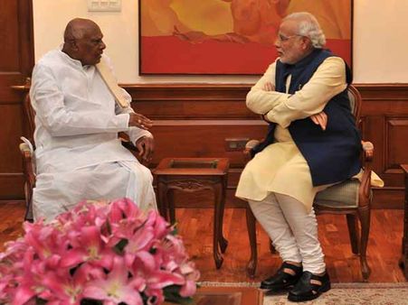 தமிழக ஆளுநர் ரோசய்யா பிரதமர் மோடியுடன் திடீர் சந்திப்பு