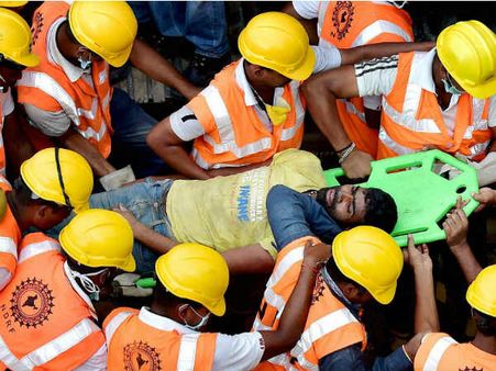 சென்னை கட்டட விபத்து– அடுத்தடுத்து மீட்கப்படும் உடல்கள் - பலி 47 ஆக உயர்வு