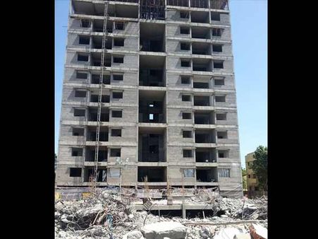 மவுலிவாக்கம் விபத்து: மற்றொரு கட்டடத்தை வெடி வைத்து தகர்க்க திட்டம்