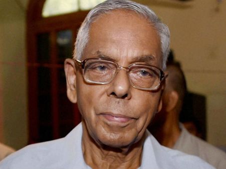 கவர்னர் பதவியை ராஜினாமா செய்த நாராயணன் சென்னை திரும்பினார்.. சிபிஐ விசாரிக்கவில்லையாம்!