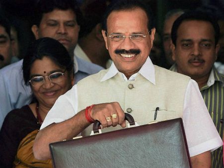 ஒரு ரூபாய் சம்பாதித்தால் 94 பைசா செலவாகி விடுகிறது, 6 பைசாதான் மிச்சம்: ரயில்வே அமைச்சர்