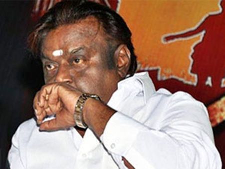 நெஞ்சு வலி இல்லை எரிச்சலாம்: விஜயகாந்த் அப்பல்லோ மருத்துவமனையில் அனுமதி