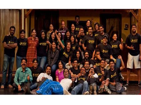 அமெரிக்காவில் மேடை நாடகம் நடத்தி வரும் தமிழ் குழு