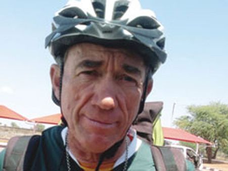 எச்.ஐ.வி பாதித்தும் பயமில்லை – 43 உலக சாதனைகள் புரிந்த சாதனை மனிதர்