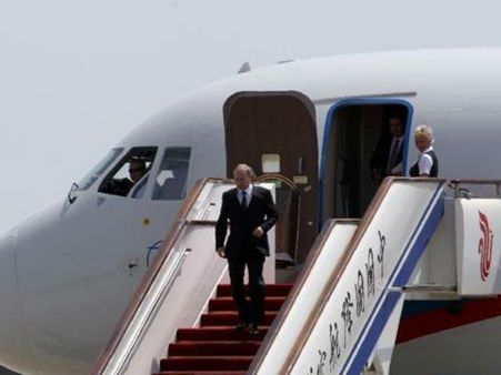 ரஷ்யா அதிபர் புதின் விமானத்தை இலக்கு வைத்து தாக்குதல்?