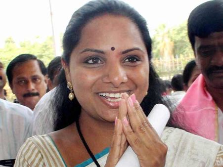 தனி நாடு கேட்கப் போகிறாரா 'தெலுங்கானா' கேசிஆர்.. மகள் பேச்சால் புது சர்ச்சை!