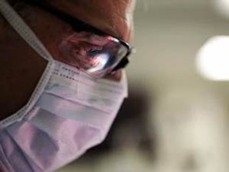 சுகாதார அமைச்சர் உறுதி: பயிற்சி மருத்துவர்கள் வேலைநிறுத்தம் வாபஸ்