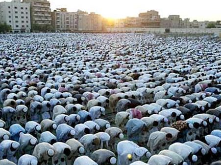 ரம்ஜான் பண்டிகை: தமிழகம் முழுவதும் இன்று உற்சாக கொண்டாட்டம்!