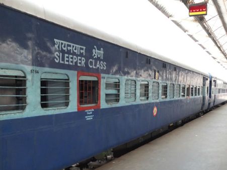 ரயில்களில் 2ம் வகுப்பு பெட்டிகளை மாற்றும் முடிவு தற்காலிகமானதே... தெற்கு ரயில்வே விளக்கம்